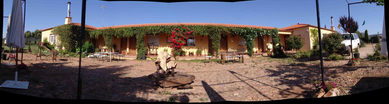 Hotel Rural La Cimbarra Aldeaquemada Exterior photo